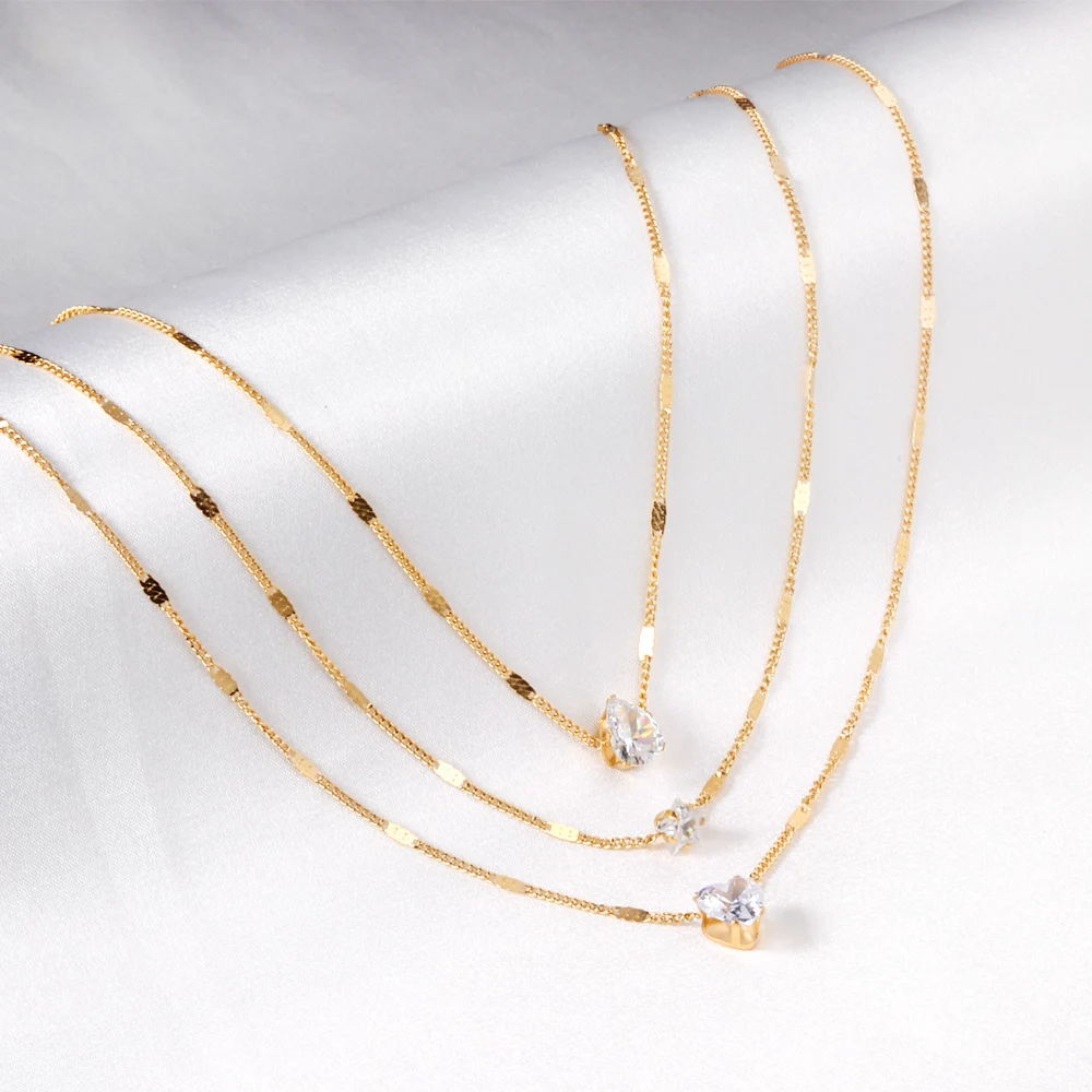 Women'S Fashion Show 2022 - Triple Chains Necklace Heart Shape Pendant
